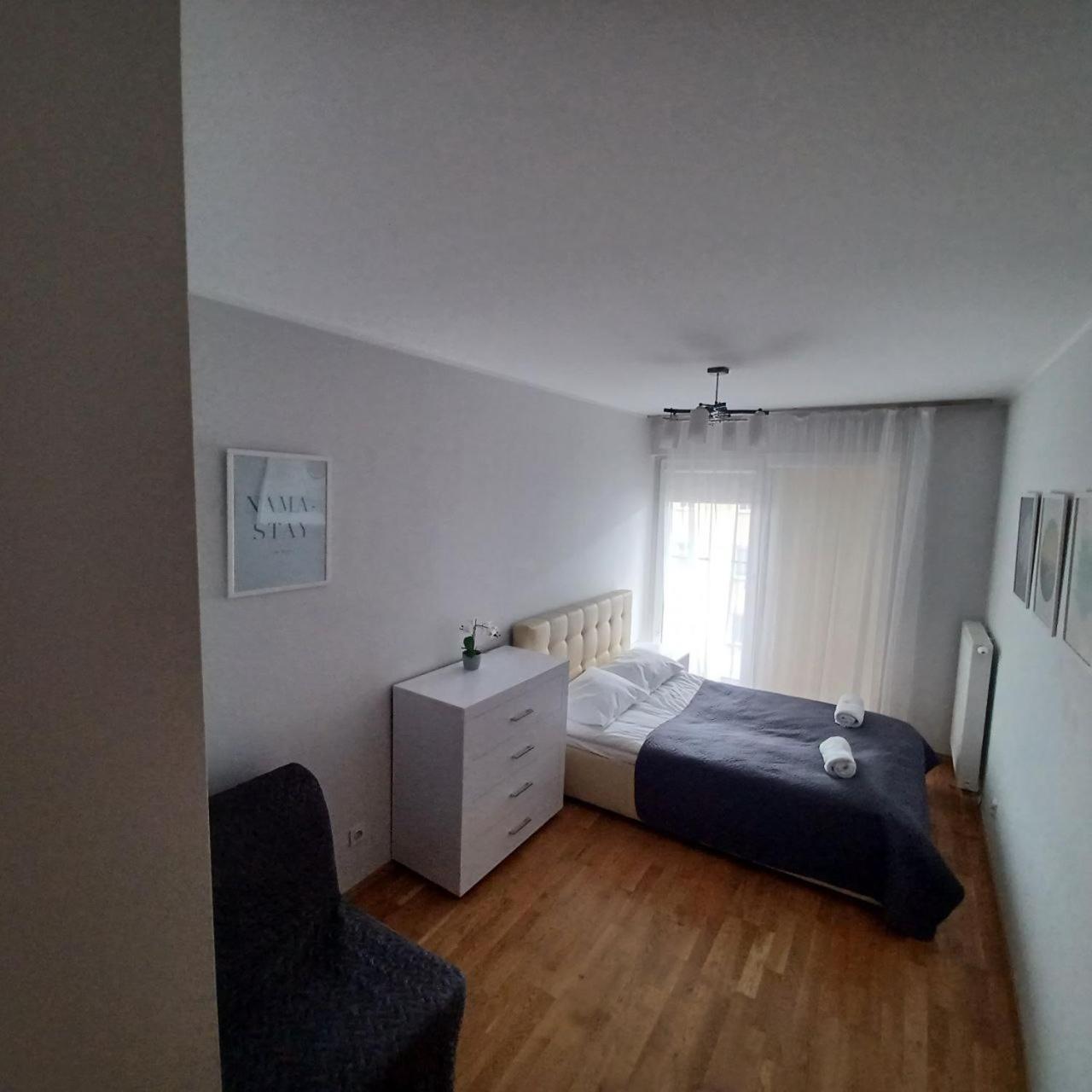 Apart City Center - 3 Rooms - Parking Place Wroclaw Ngoại thất bức ảnh